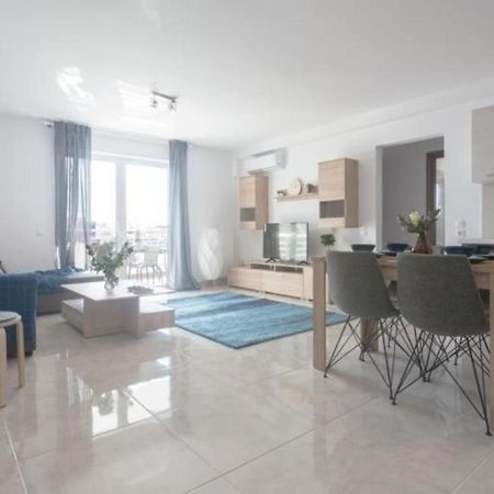 New Spacious Apartment Located In Пирей Экстерьер фото