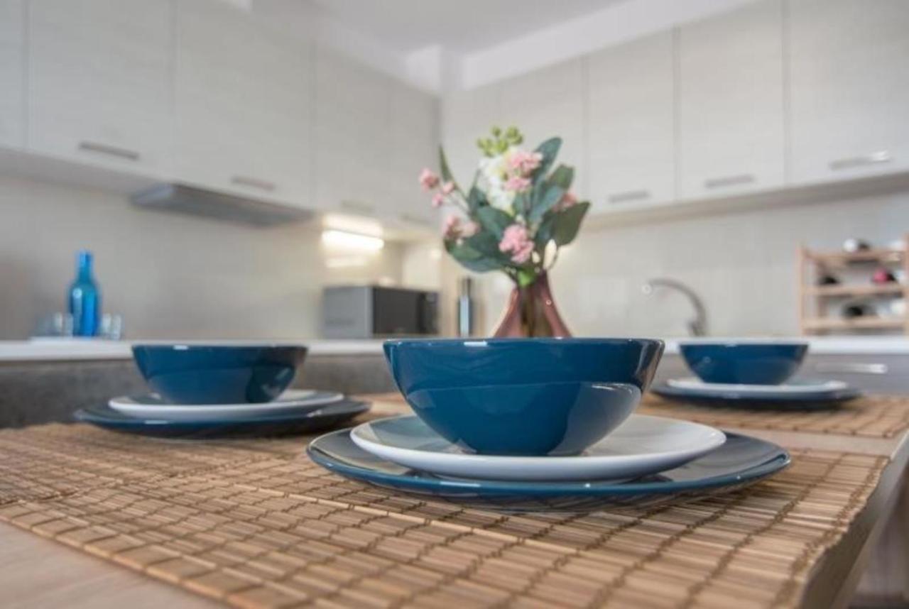 New Spacious Apartment Located In Пирей Экстерьер фото