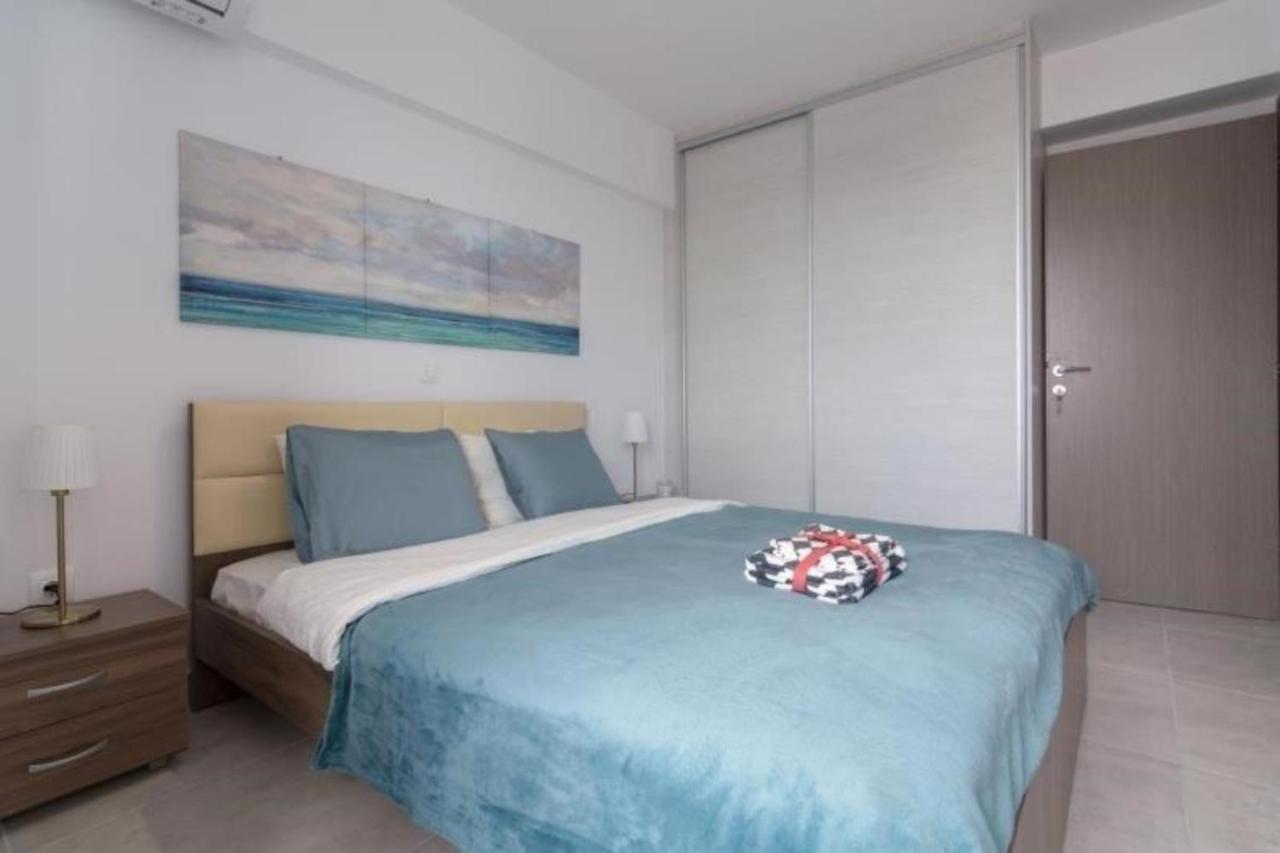 New Spacious Apartment Located In Пирей Экстерьер фото