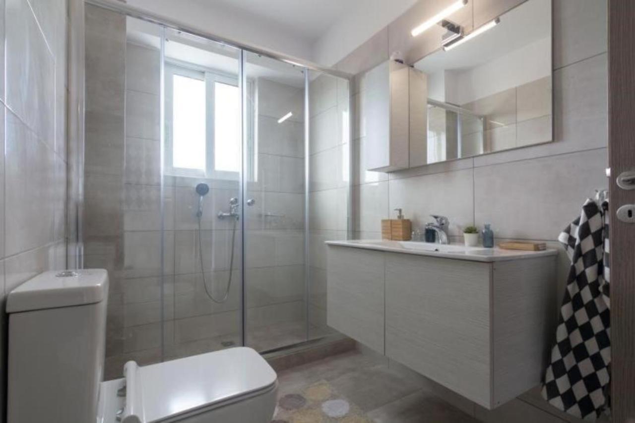 New Spacious Apartment Located In Пирей Экстерьер фото